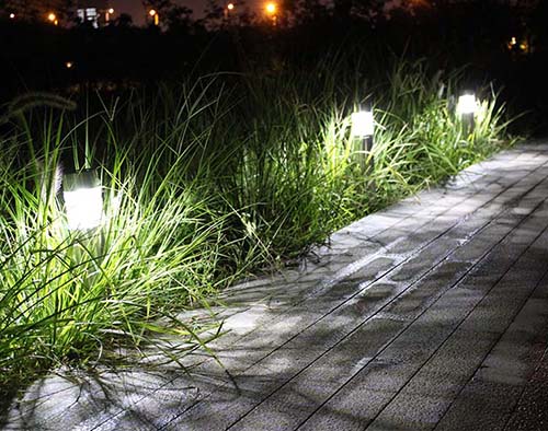 solar powered LED lawn light
